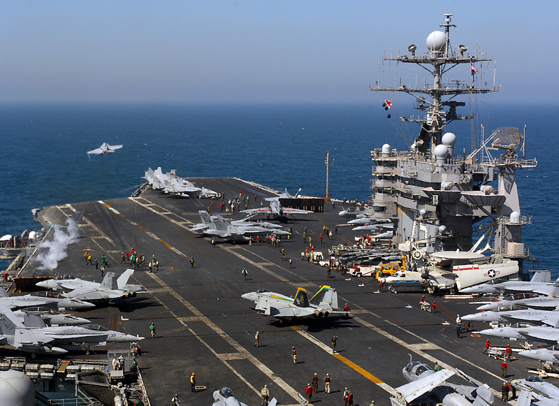 Illustration for article titled Why The US Navy Should Build Smaller Aircraft Carriers